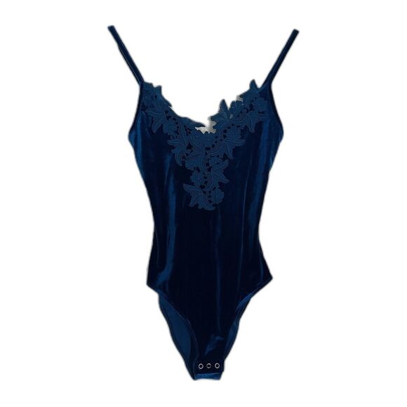 Topshop Blue Velvet Floral Crochet Sleeveless Stretch Bodysuit Top NWOT - 2 - Picture 1 of 5